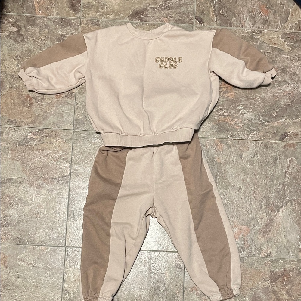H&M Kids Beige and Tan Sweatpants Set